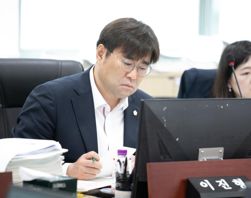제384회 임시회 제3차 경기도청예산결산특별위윈회_2