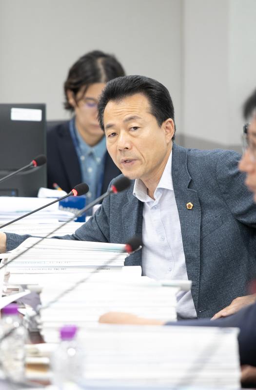 제384회 임시회 제4차 경기도청예산결산특별위윈회_9