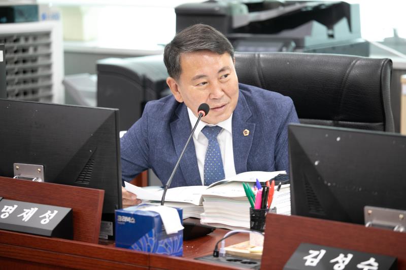 제384회 임시회 제4차 경기도청예산결산특별위윈회_9