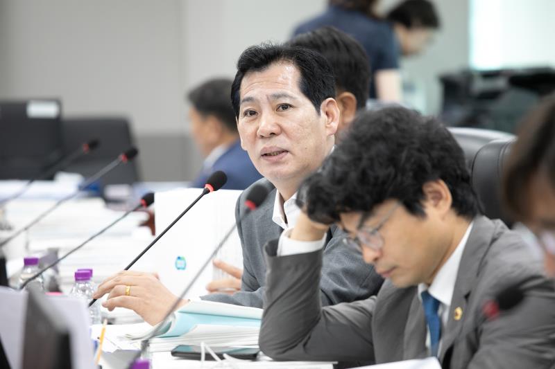 제384회 임시회 제4차 경기도청예산결산특별위윈회_8