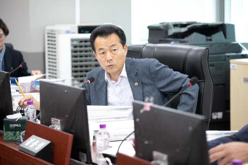 제384회 임시회 제4차 경기도청예산결산특별위윈회_5