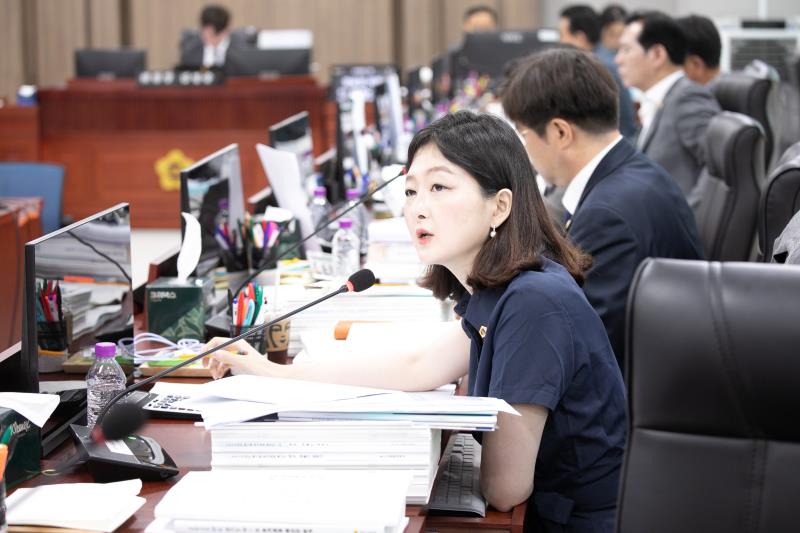 제384회 임시회 제4차 경기도청예산결산특별위윈회_7