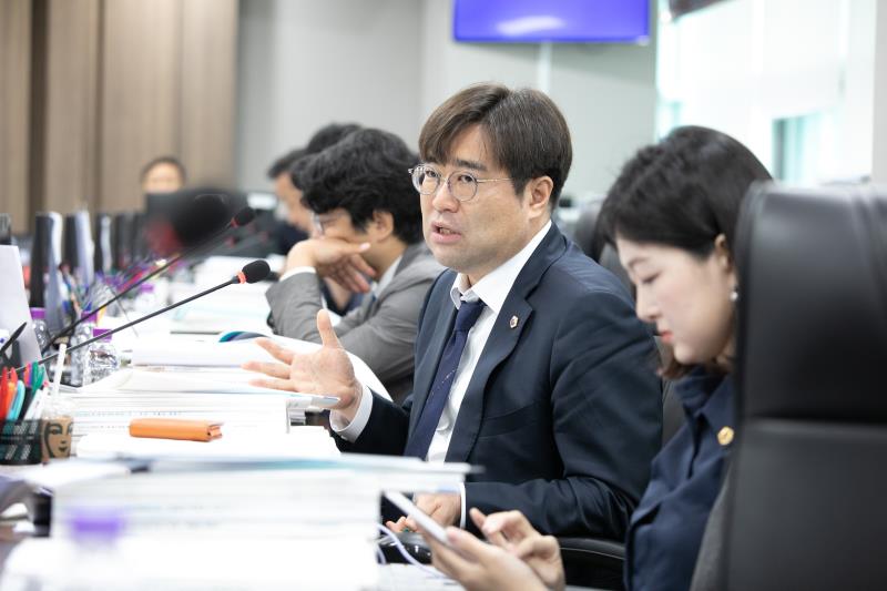 제384회 임시회 제4차 경기도청예산결산특별위윈회_8