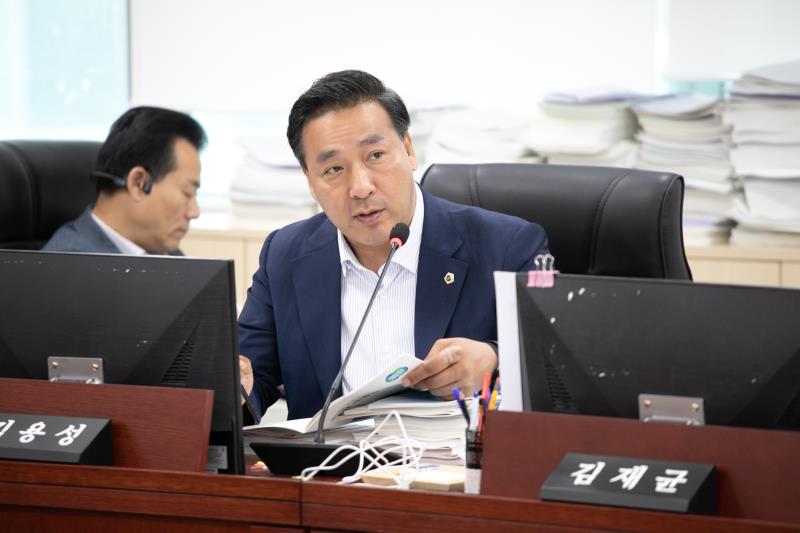 제384회 임시회 제4차 경기도청예산결산특별위윈회_8