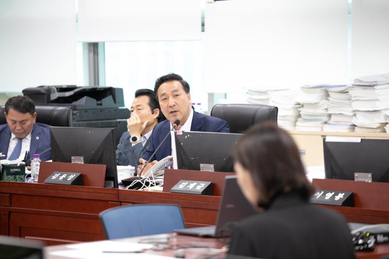 제384회 임시회 제4차 경기도청예산결산특별위윈회_10