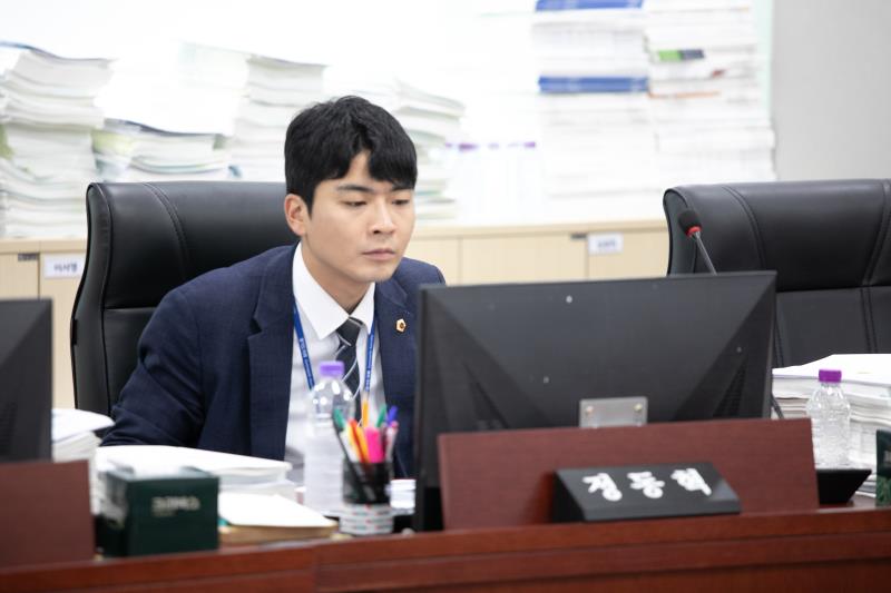 제384회 임시회 제4차 경기도청예산결산특별위윈회_3
