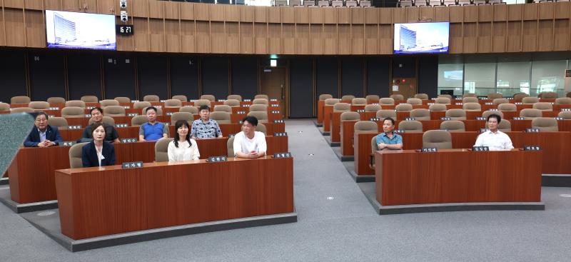 여가 문형근 위원장님 및 사무처장 손님 의회방문 사진 9