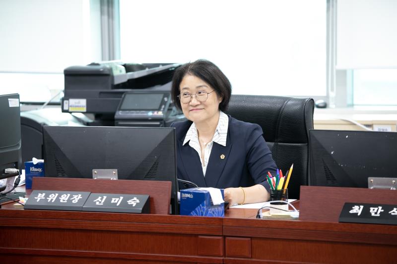 제384회 임시회 제3차 경기도교육청예산결산특별위원회 사진 3