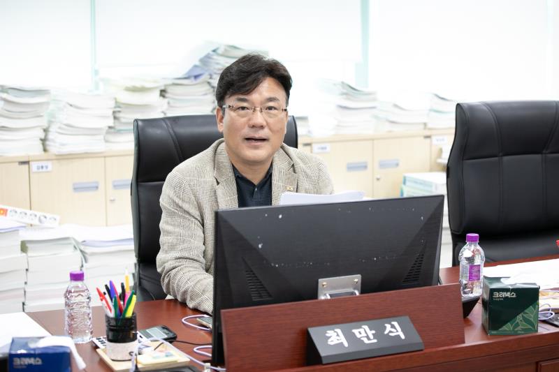 제384회 임시회 제3차 경기도교육청예산결산특별위원회 사진 8