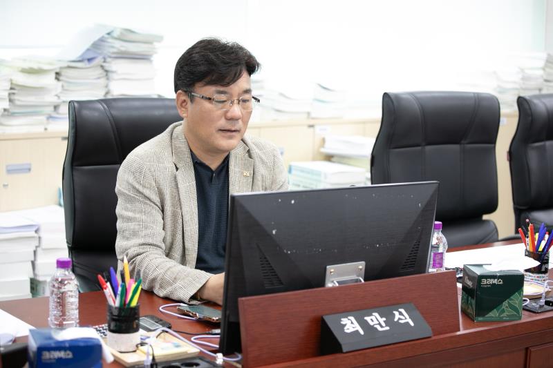 제384회 임시회 제3차 경기도교육청예산결산특별위원회_4