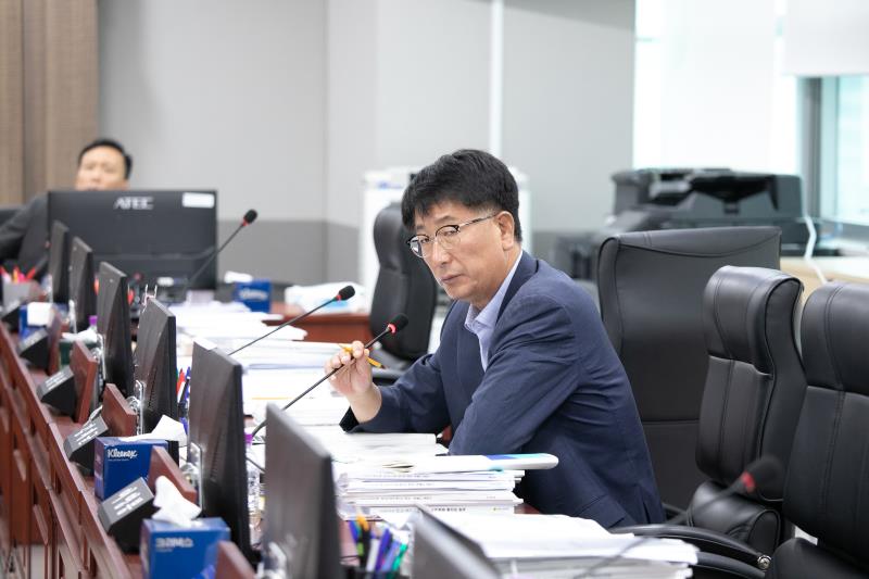 제384회 임시회 제5차 경기도청예산결산특별위윈회_8