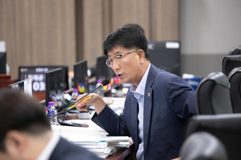 제384회 임시회 제5차 경기도청예산결산특별위윈회_9
