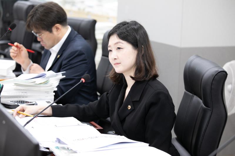 제384회 임시회 제5차 경기도청예산결산특별위윈회_4