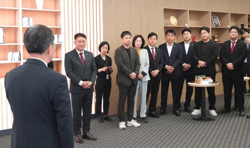 김동연 경기도지사 제3기 국민의힘 대표단 감사패 증정_2