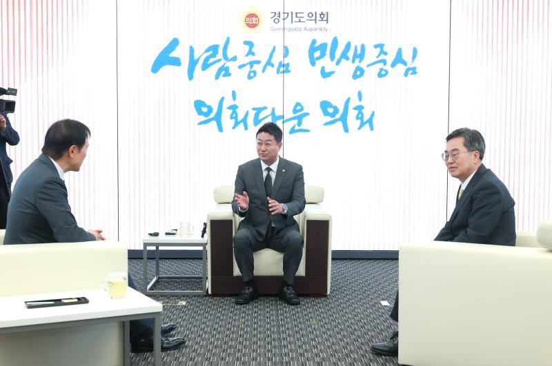 경기도의회 김진경 의장, 경기도지사, 경기도교육감 정담회_5
