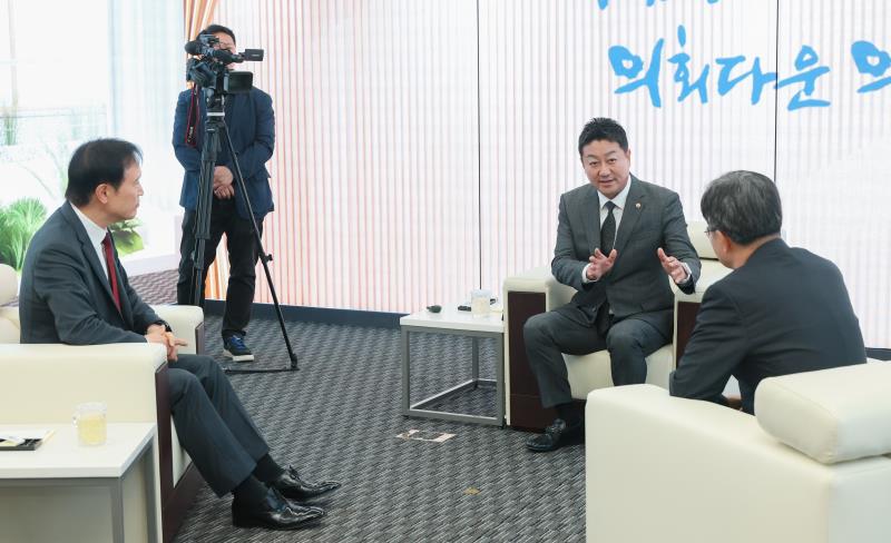 경기도의회 김진경 의장, 경기도지사, 경기도교육감 정담회_9