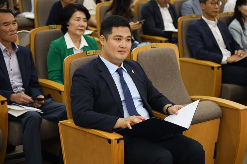 중·고등학교 신입생 교복지원의 제도 개선을 위한 정책토론회