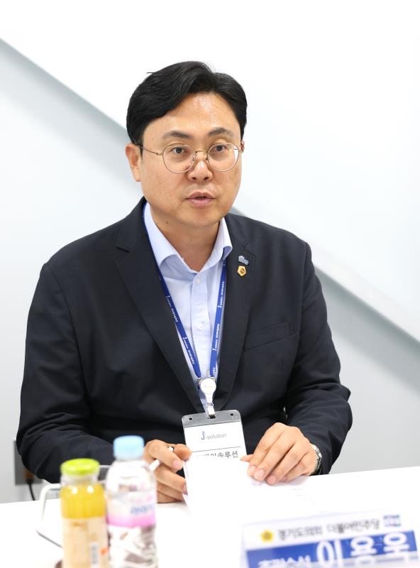 더불어민주당 대표단 미래 첨단산업 현장점검 2일차 (제이솔루션)_9