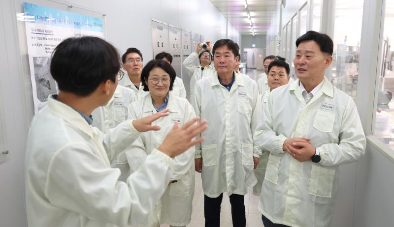 더불어민주당 대표단 미래 첨단산업 현장점검 2일차 (한국나노기술원)