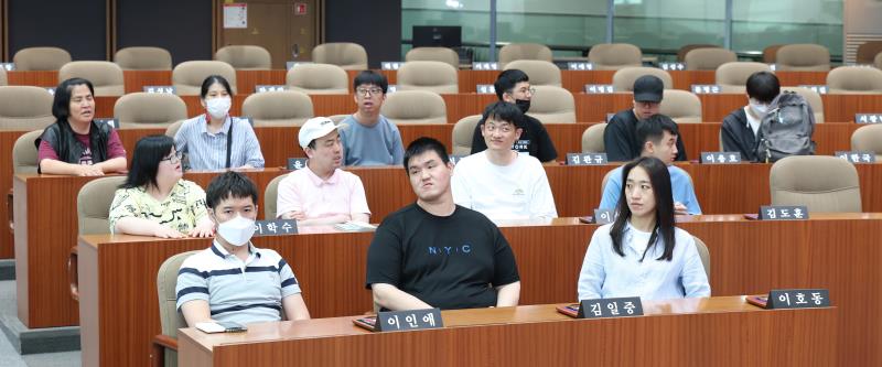 작은동행한사랑 40여명 의회 견학 사진 9