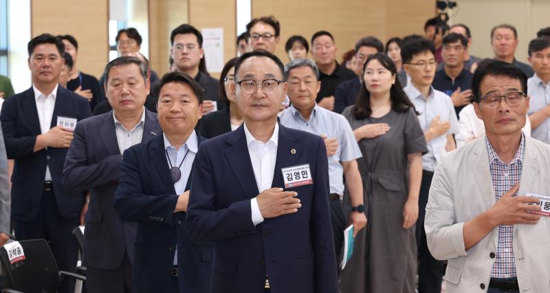 위기이 농가 극복을 위한 산업 정책진단 및 대책 정책 토론회_3