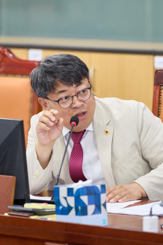 제385회 임시회 제1차 여성가족평생교육위원회_3