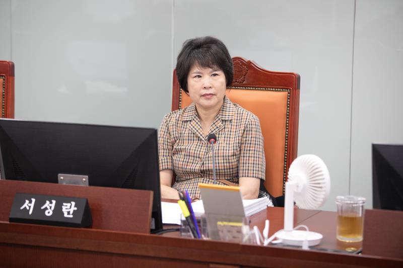 제385회 임시회 제1차 건설교통위원회 사진 9