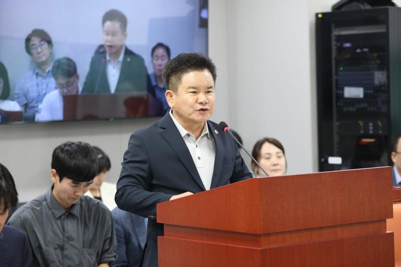 제385회 임시회 제1차 건설교통위원회_3