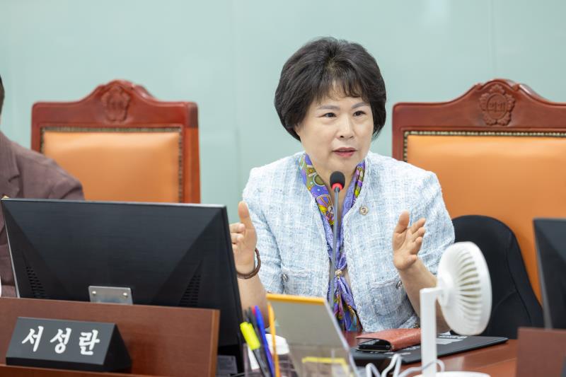 제385회 임시회 제2차 건설교통위원회 사진 8