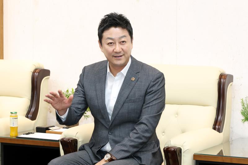 경기도의회 의정정책추진단 단장 위촉장 수여식_10