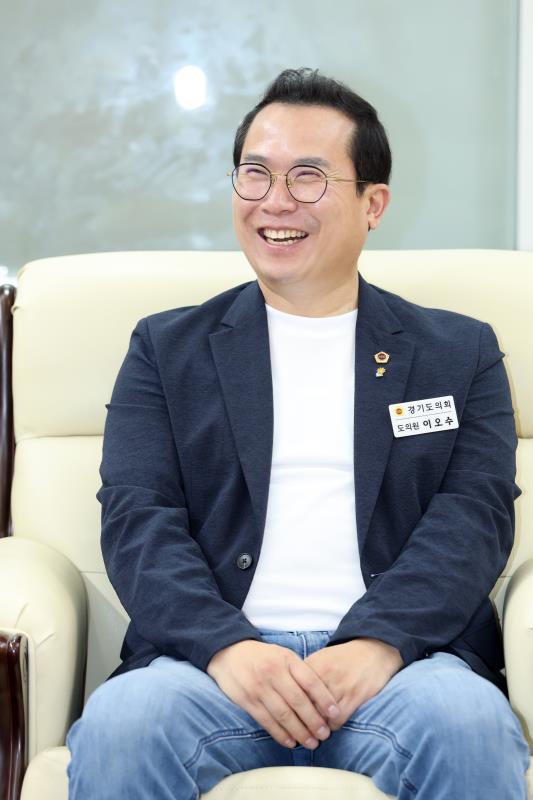 경기도의회 의정정책추진단 단장 위촉장 수여식_5