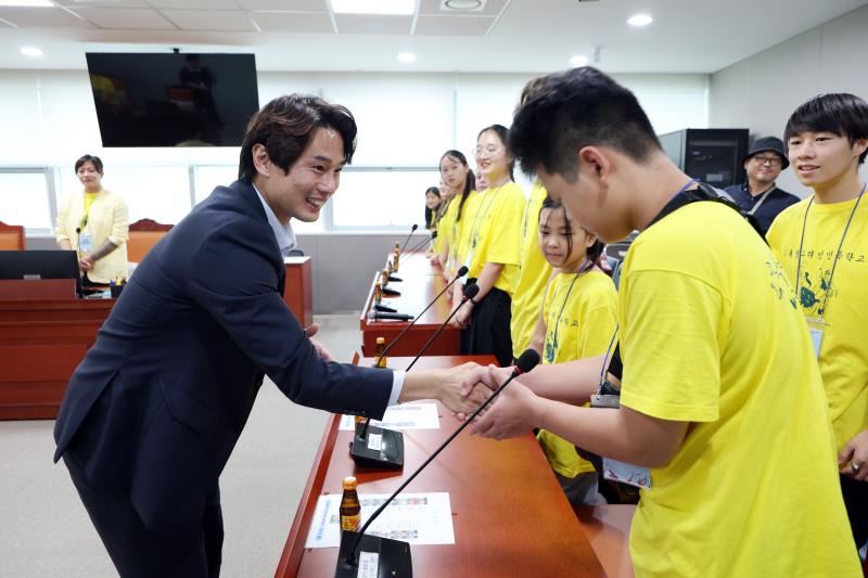 황대호 문화체육관광위원장 최재형고려인민족학교 아리랑무용단 정담회_9