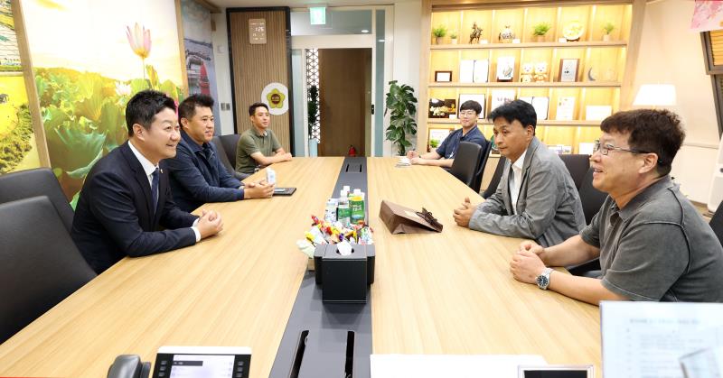 경기도의회 김진경의장 지역발전유공자 표창 수여_2