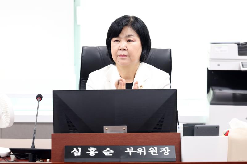 경기도의회 의원 및 직원의 생성형 인공지능 활용 역량강화 방안 연구용역 중간보고회_7