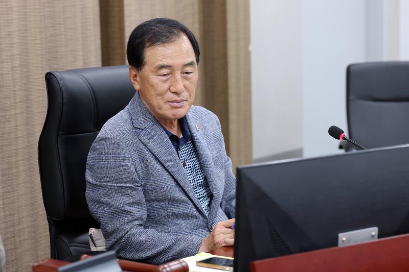 경기도의회 의원 및 직원의 생성형 인공지능 활용 역량강화 방안 연구용역 중간보고회_8