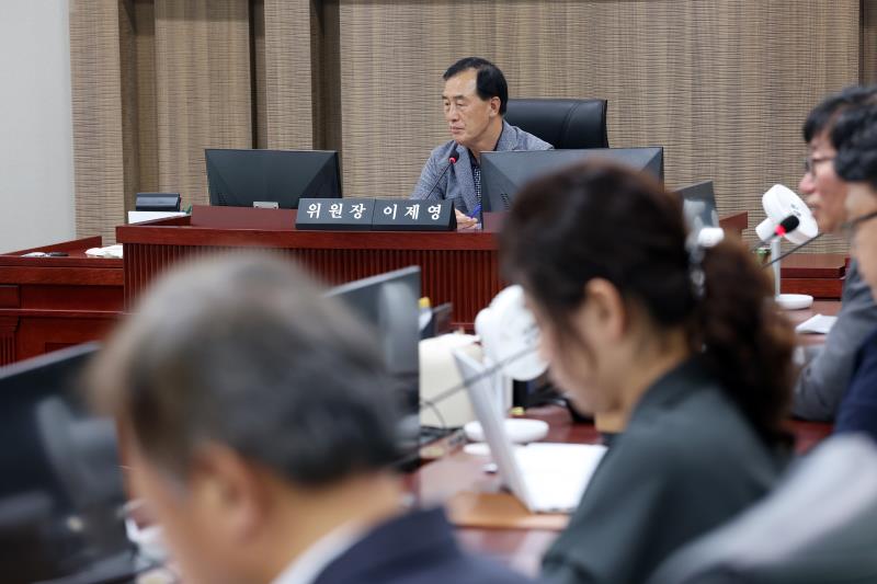 경기도의회 의원 및 직원의 생성형 인공지능 활용 역량강화 방안 연구용역 중간보고회_10