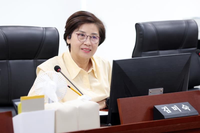 경기도의회 의원 및 직원의 생성형 인공지능 활용 역량강화 방안 연구용역 중간보고회