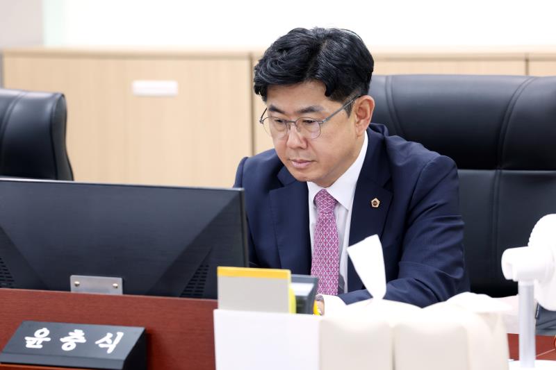 경기도의회 의원 및 직원의 생성형 인공지능 활용 역량강화 방안 연구용역 중간보고회_6