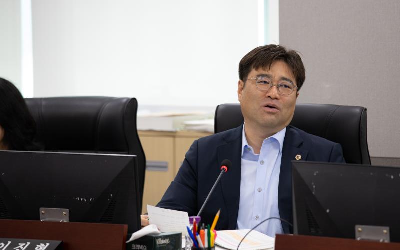 제386회 임시회 제2차 경기도청예산결산특별위원회_4