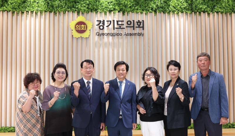 문형근 위원장님 손님 의회 방문 사진 5