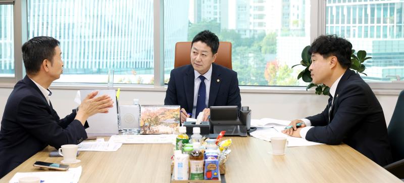 김진경 의장 이영주 의원 및 양주시 관계자 면담_3