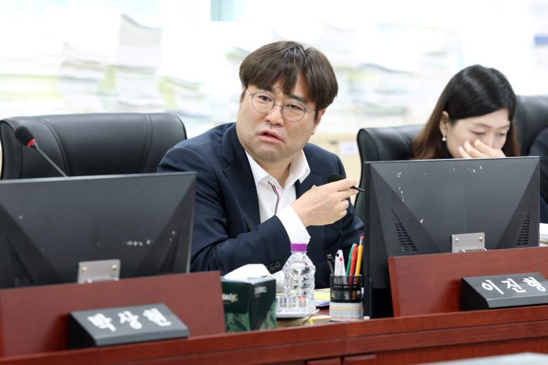 제384회 정례회 제6차 경기도청예산결산특별위원회_3