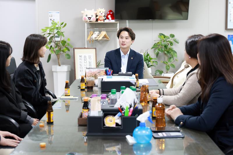 황대호 문화체육관광위원장 '지켜주세요' 면담_3