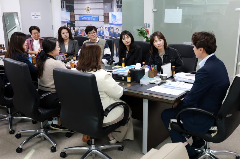 황대호 문화체육관광위원장 '지켜주세요' 면담_6