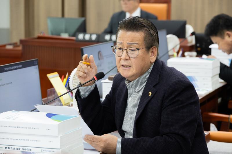 제387회 정례회 제3차 건설교통위원회 행정사무감사_3