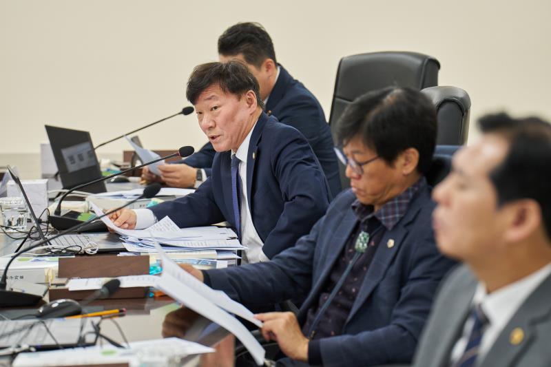 제387회 정례회 제4차 안전행정위원회 행정사무감사_5