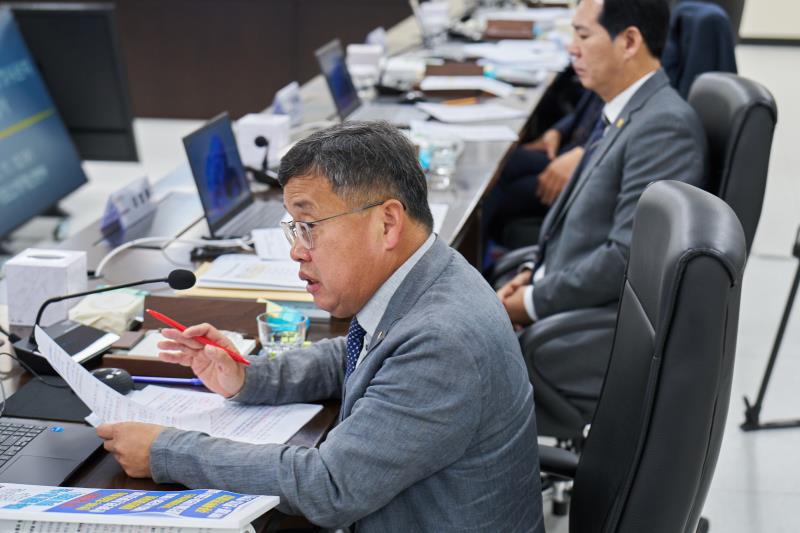 제387회 정례회 제4차 안전행정위원회 행정사무감사_3