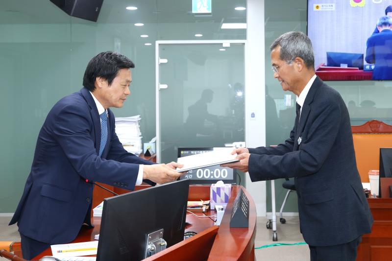 제387회 정례회 제5차 여성가족평생교육위원회 행정사무감사_4