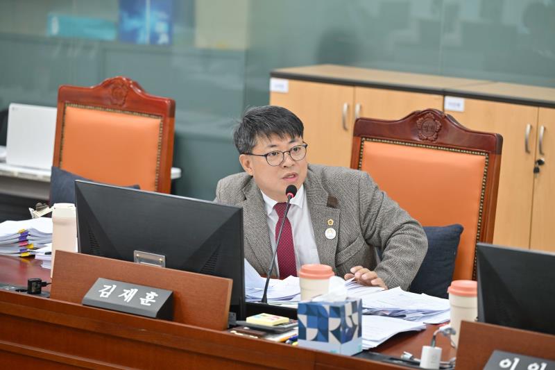 제387회 정례회 제6차 여성가족평생교육위원회 행정사무감사_3