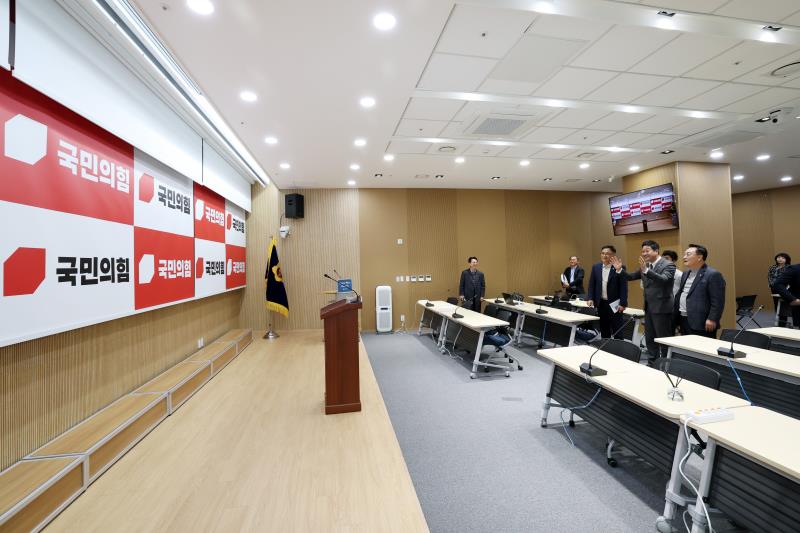 김진경 의장 기자회견장 현장 확인_8